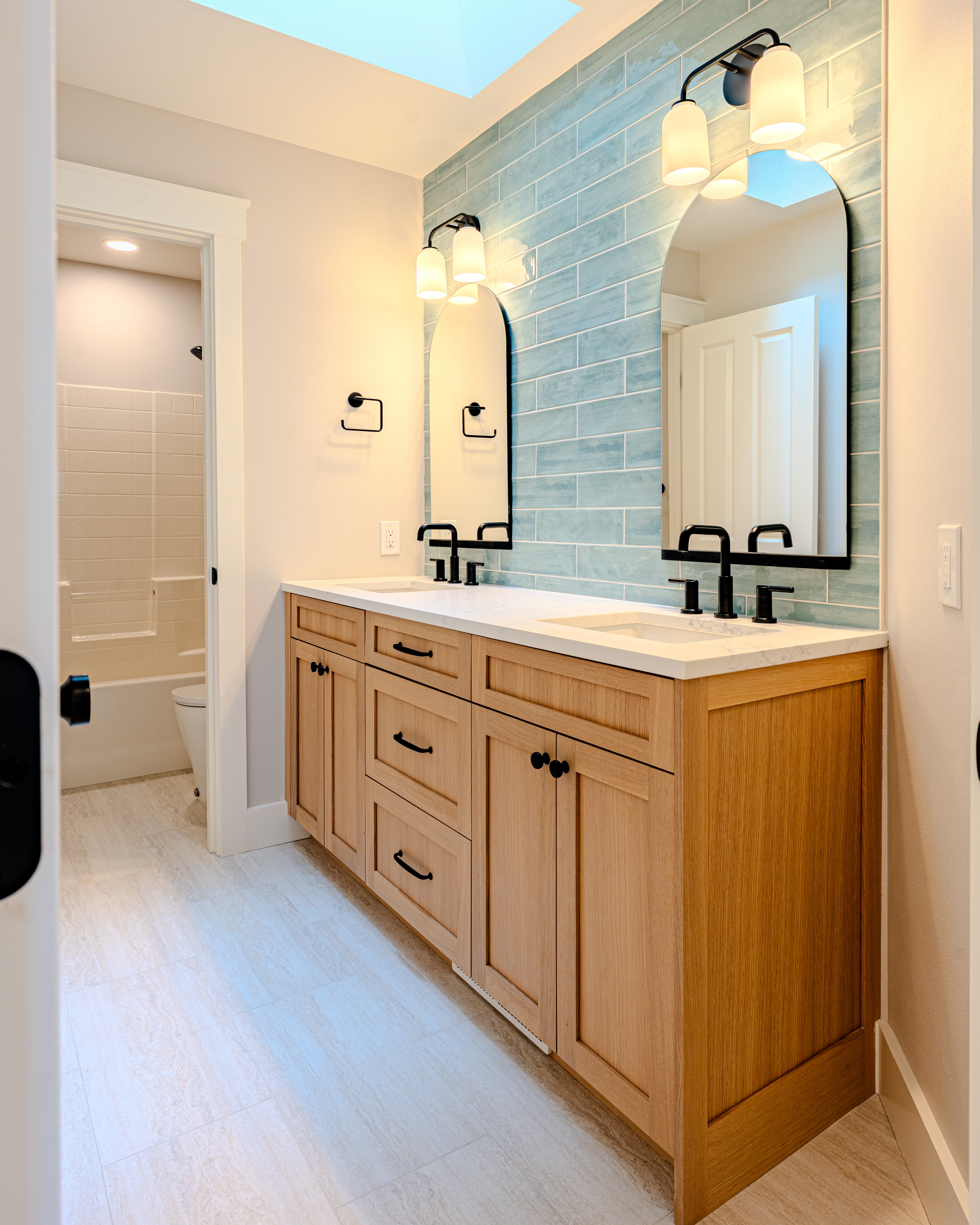 The final look of a kitchen renovation in Richardson, TX
